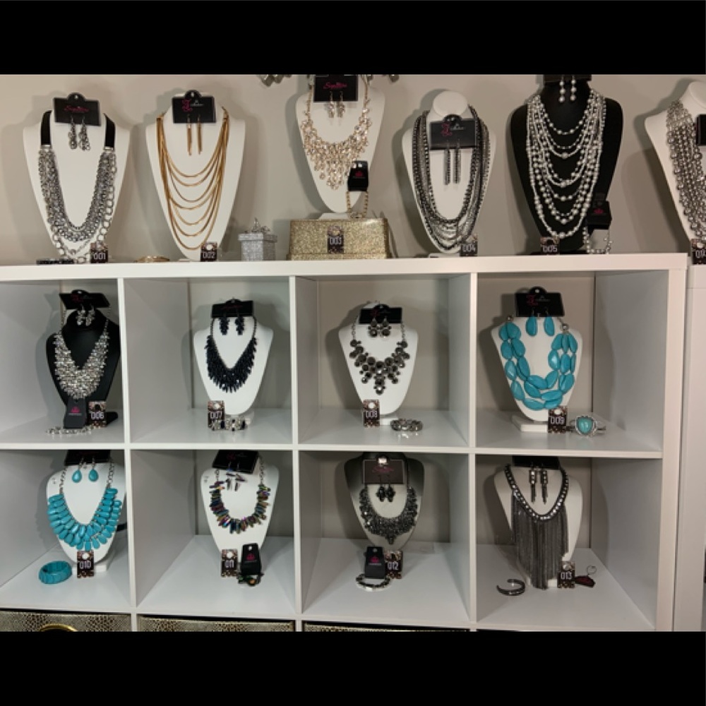 GOOB papa high end necklace sets.